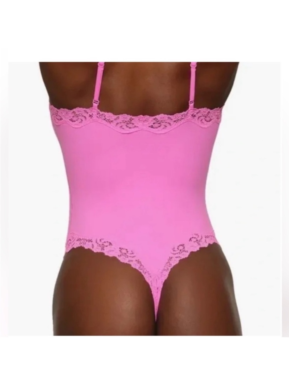 SKIMS Fits Everybody Lace Cami Bodysuit - Picture 2 of 4